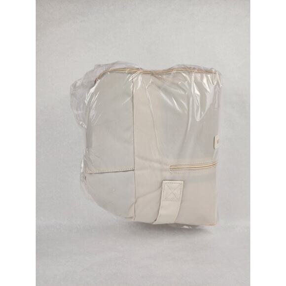 Carry On Weekender Bag w/ Shoe Compartment Airlines Approved 18x14x8 - Picture 3 of 9